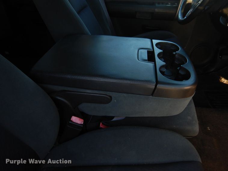 image for item DJ4889 2009 Chevrolet Silverado 1500  Crew Cab pickup truck