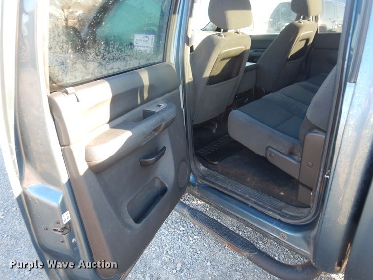 image for item DJ4889 2009 Chevrolet Silverado 1500  Crew Cab pickup truck