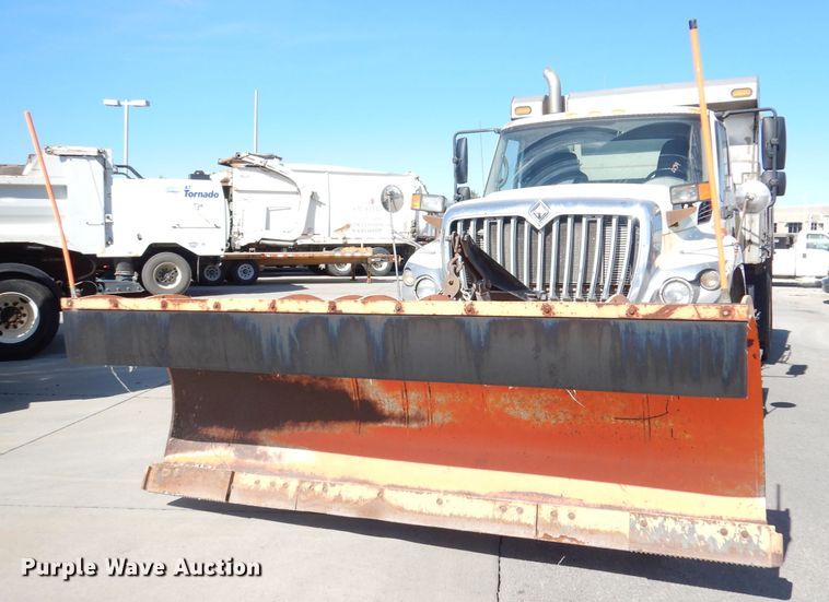 image for item DJ6894 2008 International 7300  dump truck