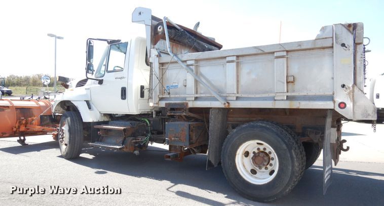image for item DJ6894 2008 International 7300  dump truck