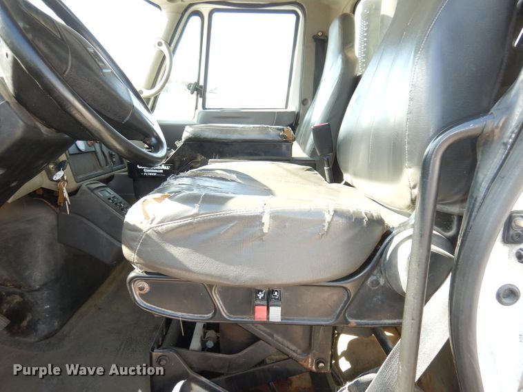 image for item DJ6894 2008 International 7300  dump truck