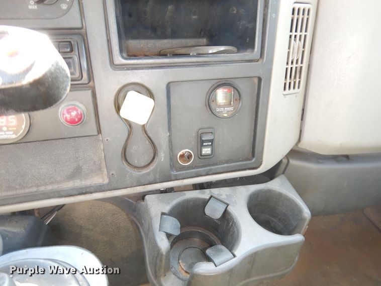 image for item DJ6894 2008 International 7300  dump truck