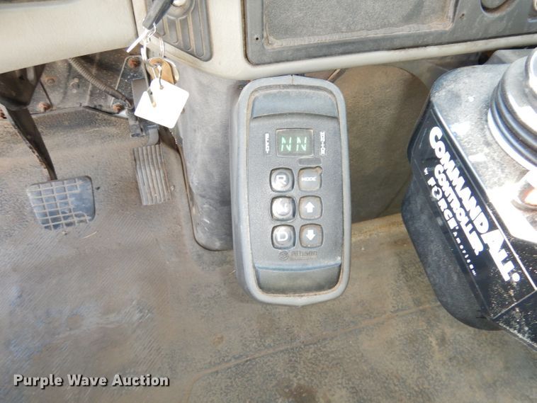 image for item DJ6894 2008 International 7300  dump truck