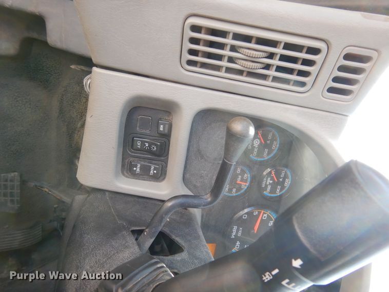 image for item DJ6894 2008 International 7300  dump truck