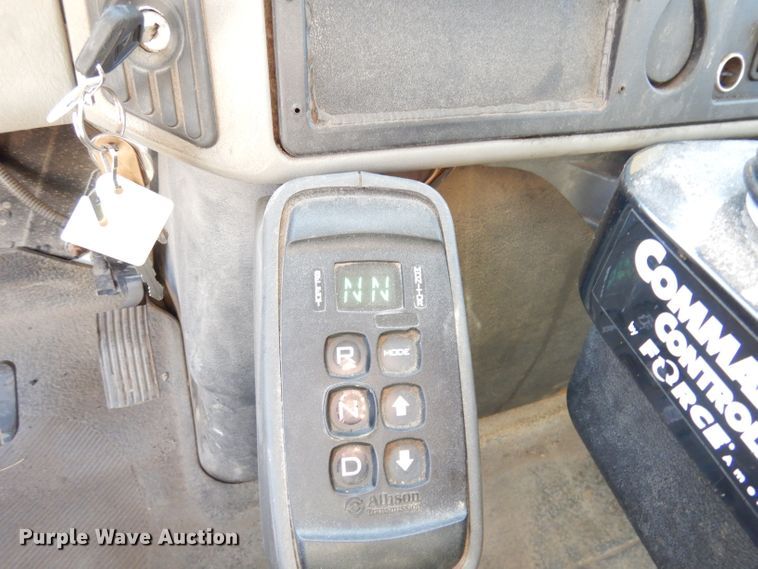 image for item DJ6894 2008 International 7300  dump truck