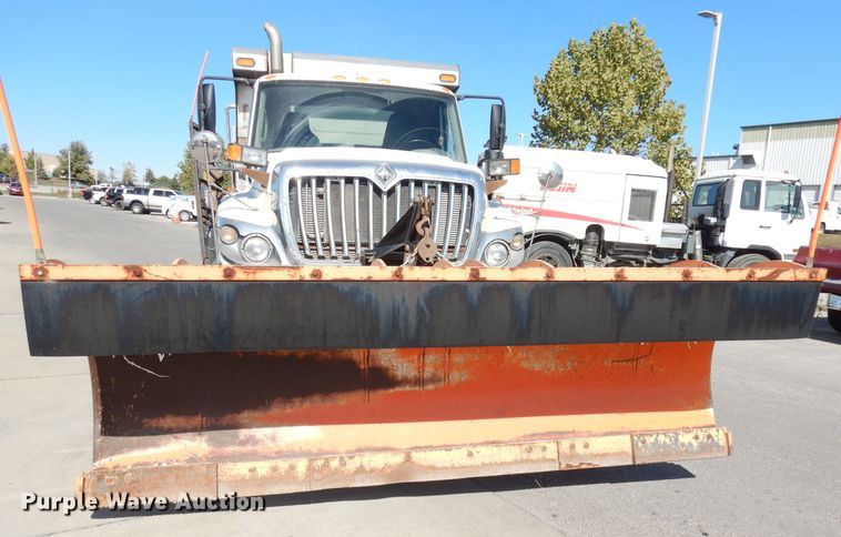 image for item DJ6894 2008 International 7300  dump truck