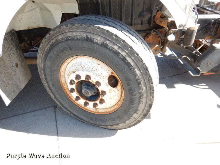 image for item DJ6894 2008 International 7300  dump truck