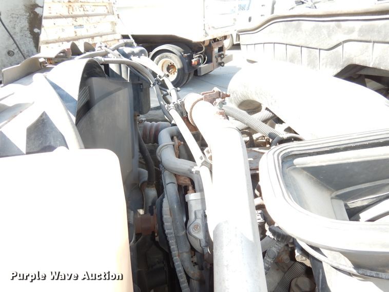 image for item DJ6894 2008 International 7300  dump truck