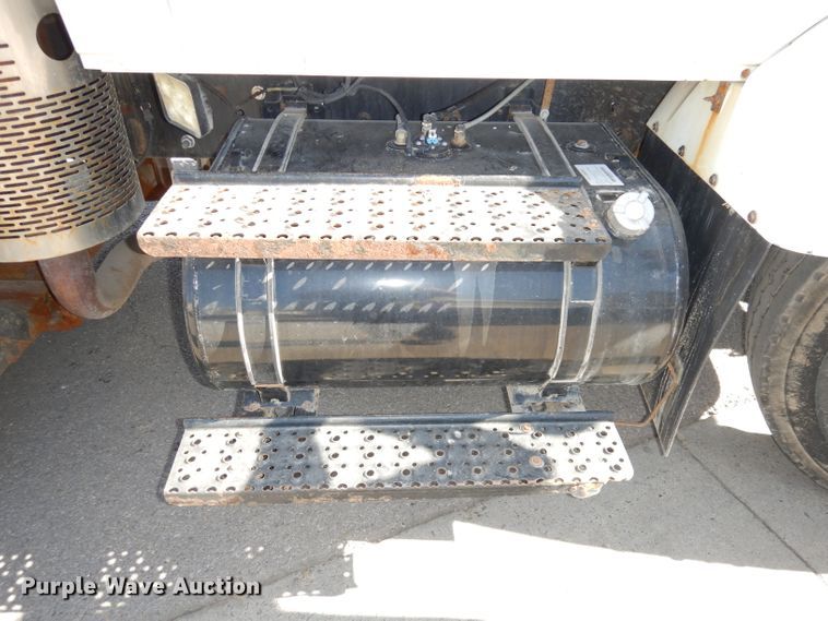 image for item DJ6894 2008 International 7300  dump truck