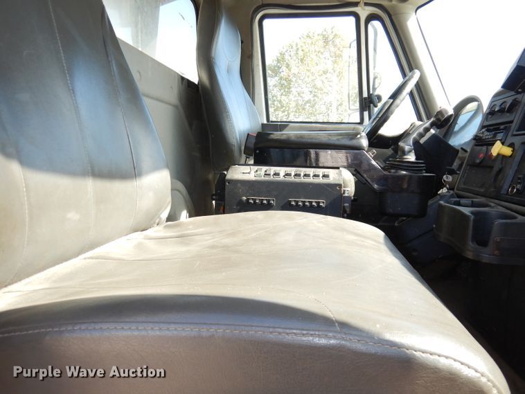 image for item DJ6894 2008 International 7300  dump truck