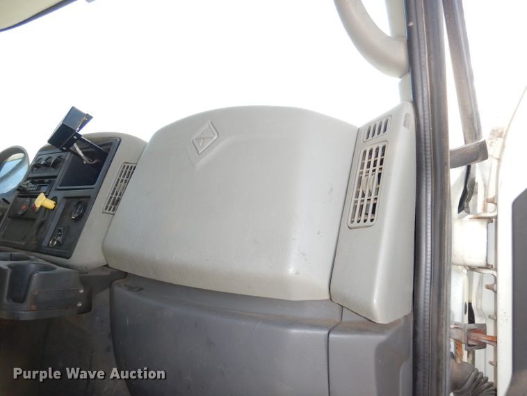 image for item DJ6894 2008 International 7300  dump truck