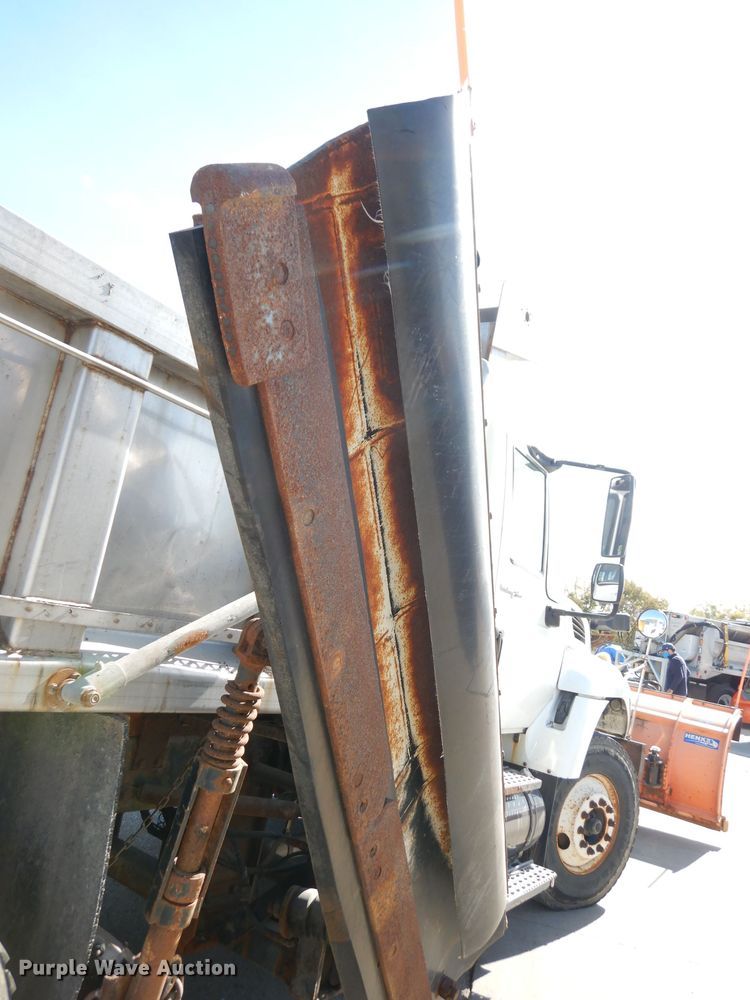 image for item DJ6894 2008 International 7300  dump truck