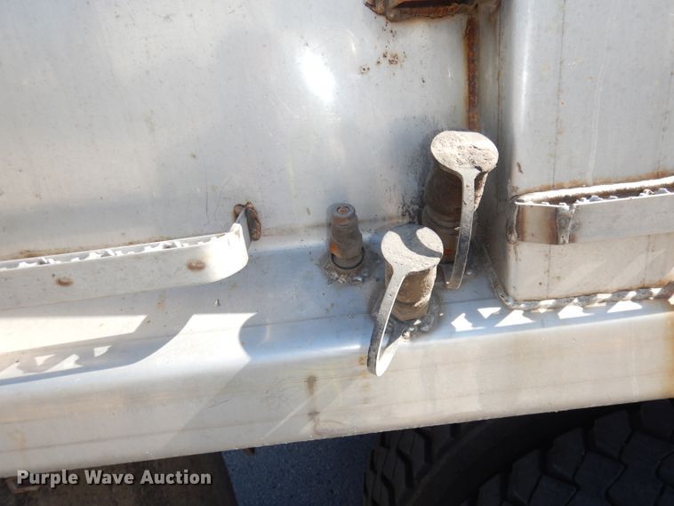 image for item DJ6894 2008 International 7300  dump truck