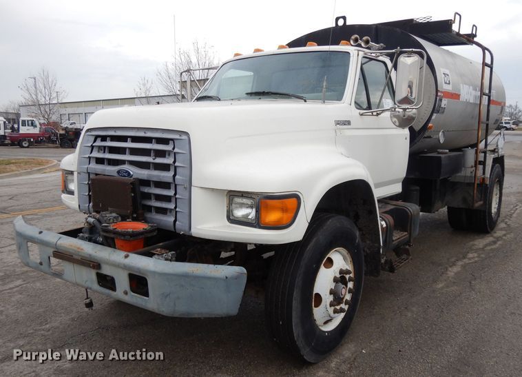 image for item DL2513 1997 Ford F800  oil distributor truck