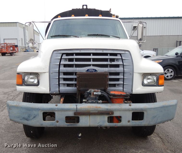 image for item DL2513 1997 Ford F800  oil distributor truck
