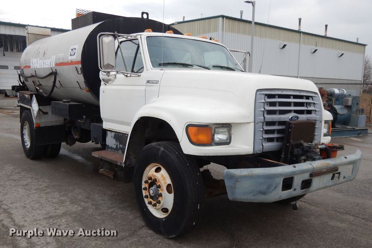 image for item DL2513 1997 Ford F800  oil distributor truck