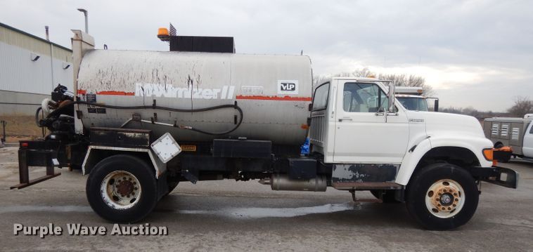 image for item DL2513 1997 Ford F800  oil distributor truck