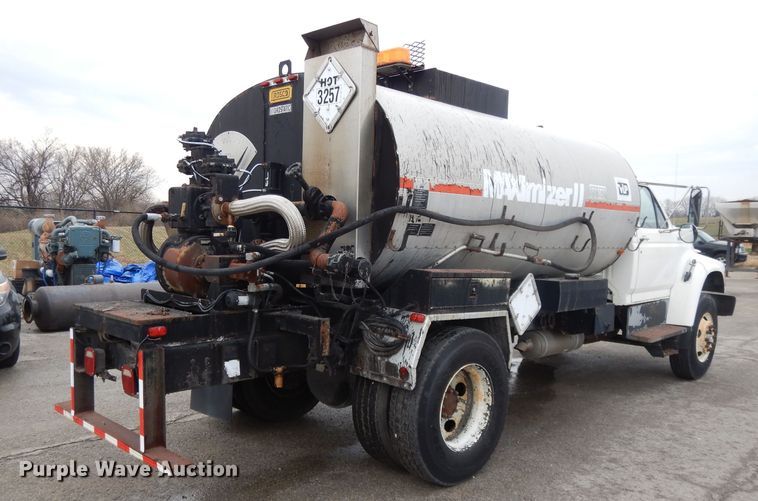 image for item DL2513 1997 Ford F800  oil distributor truck