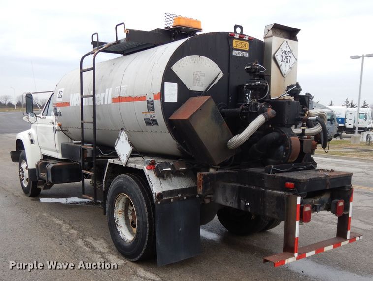 image for item DL2513 1997 Ford F800  oil distributor truck