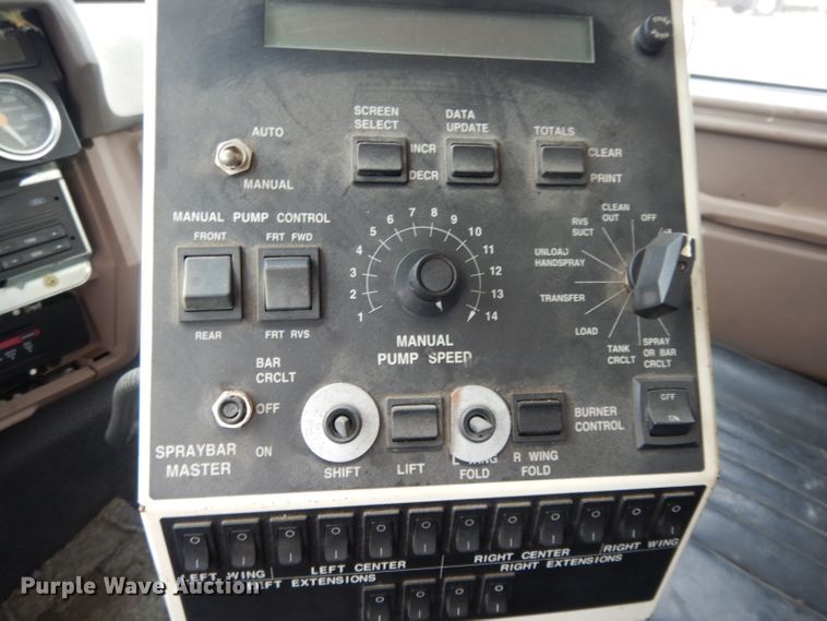 image for item DL2513 1997 Ford F800  oil distributor truck