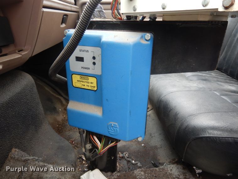 image for item DL2513 1997 Ford F800  oil distributor truck