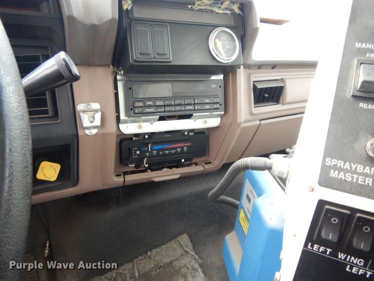 image for item DL2513 1997 Ford F800  oil distributor truck