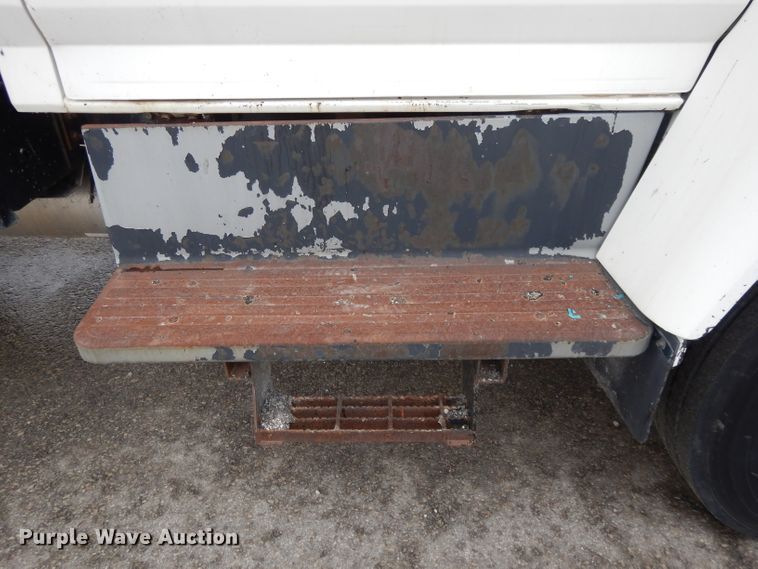 image for item DL2513 1997 Ford F800  oil distributor truck