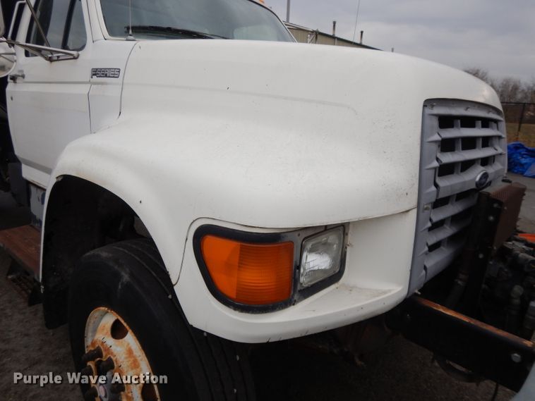 image for item DL2513 1997 Ford F800  oil distributor truck