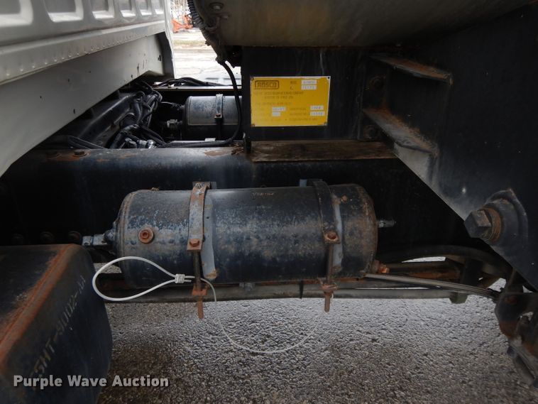 image for item DL2513 1997 Ford F800  oil distributor truck