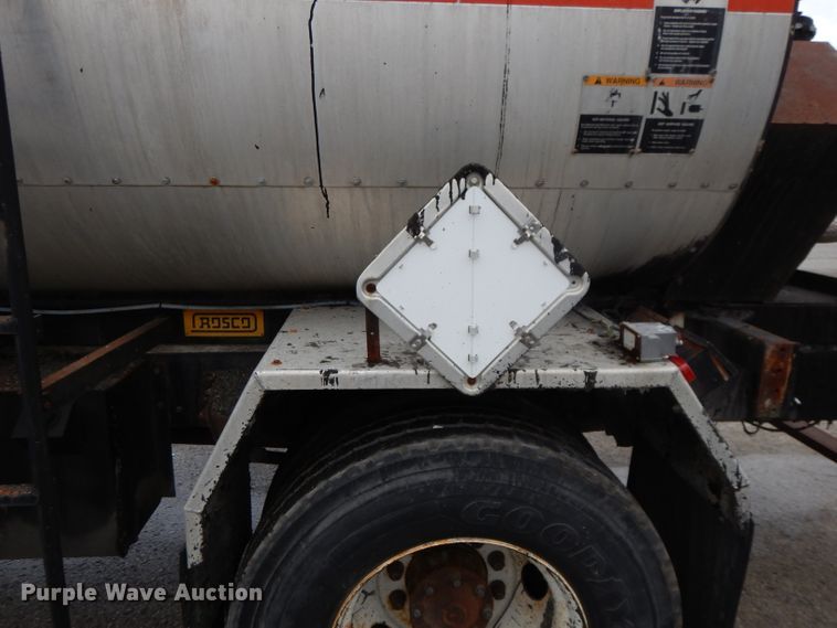 image for item DL2513 1997 Ford F800  oil distributor truck