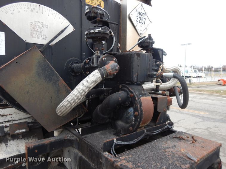 image for item DL2513 1997 Ford F800  oil distributor truck