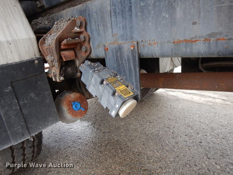 image for item DL2513 1997 Ford F800  oil distributor truck