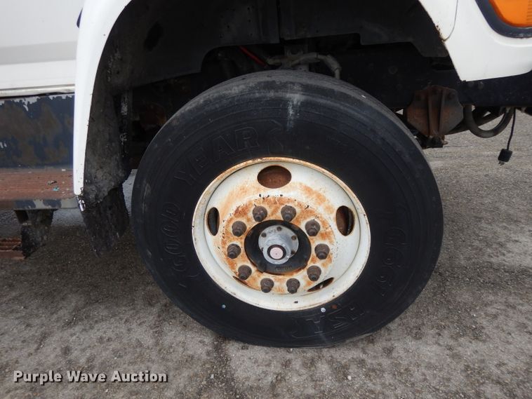 image for item DL2513 1997 Ford F800  oil distributor truck