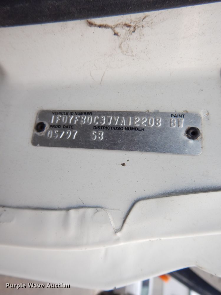 image for item DL2513 1997 Ford F800  oil distributor truck