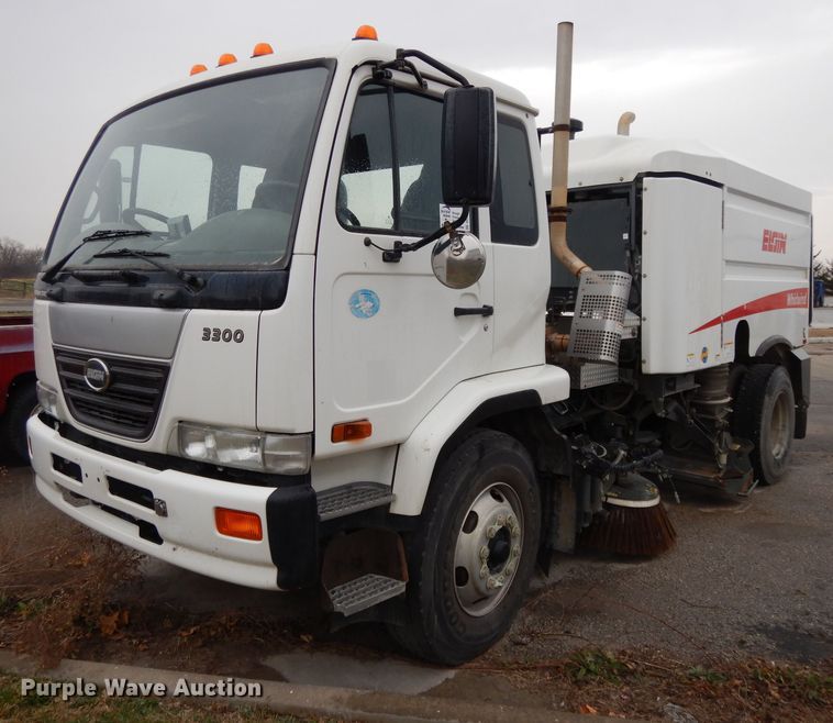 image for item DL2517 2010 Nissan UD3300  street sweeper truck