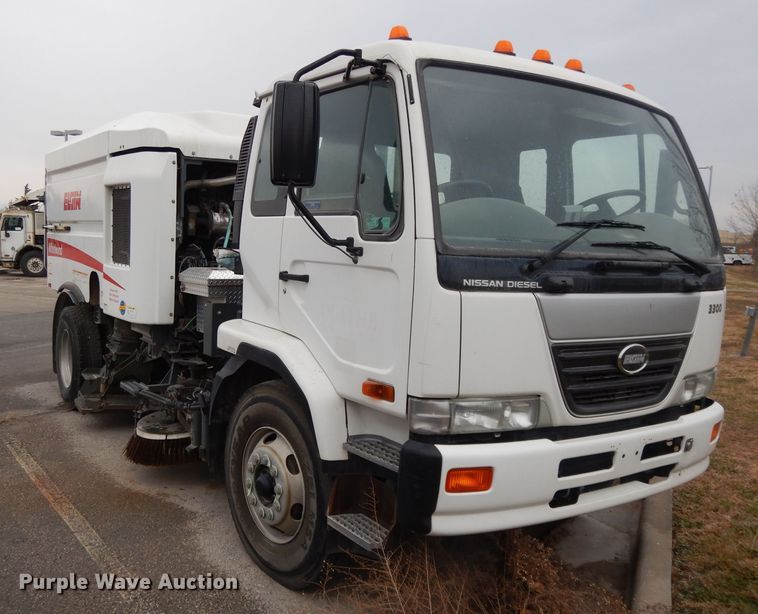 image for item DL2517 2010 Nissan UD3300  street sweeper truck