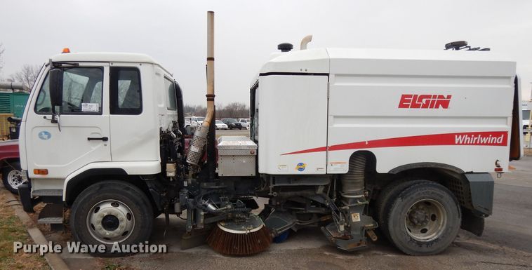 image for item DL2517 2010 Nissan UD3300  street sweeper truck