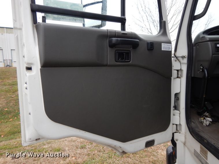 image for item DL2517 2010 Nissan UD3300  street sweeper truck