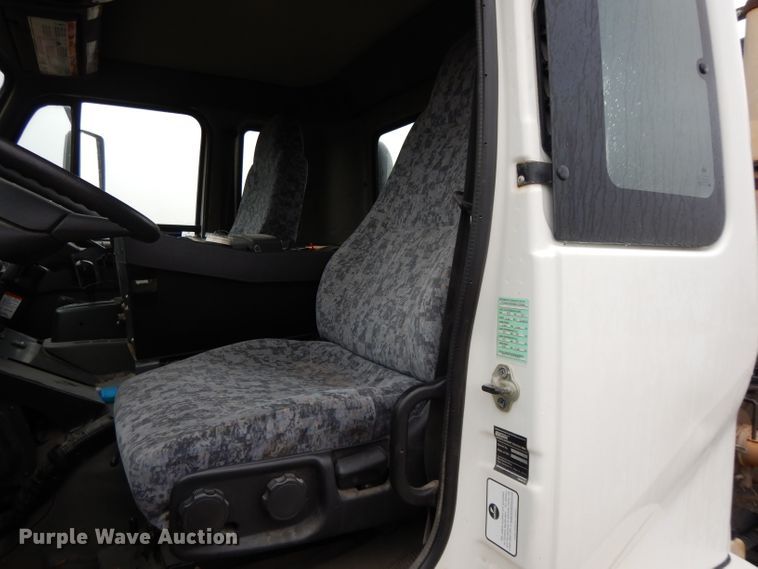 image for item DL2517 2010 Nissan UD3300  street sweeper truck