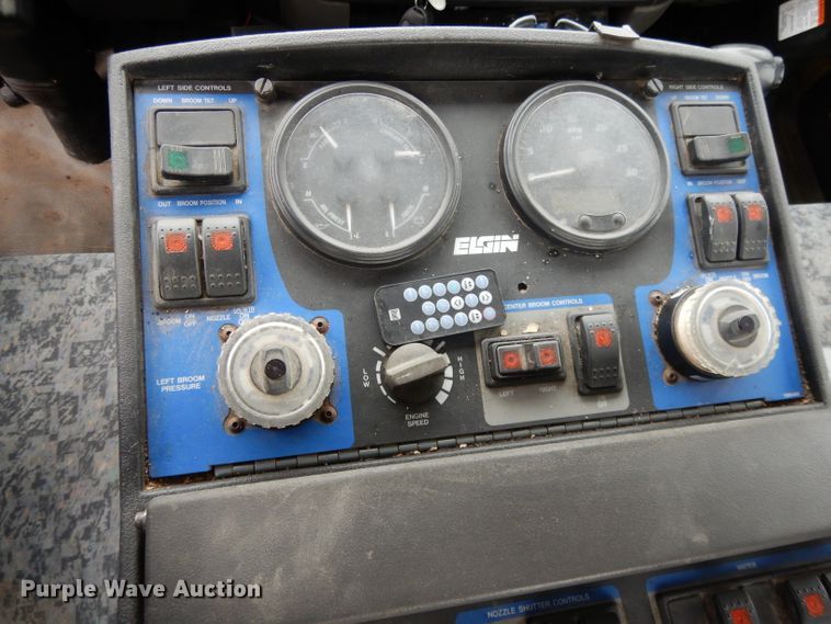 image for item DL2517 2010 Nissan UD3300  street sweeper truck