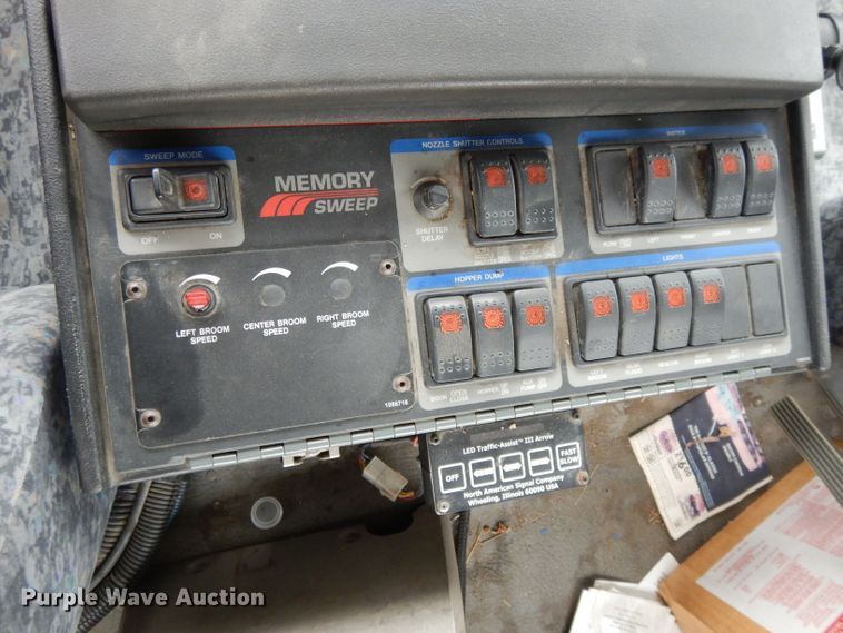 image for item DL2517 2010 Nissan UD3300  street sweeper truck