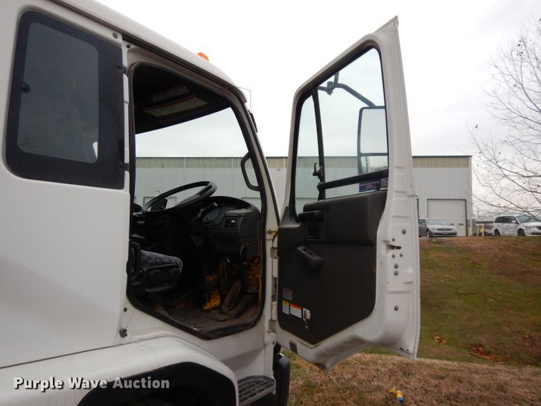 image for item DL2517 2010 Nissan UD3300  street sweeper truck