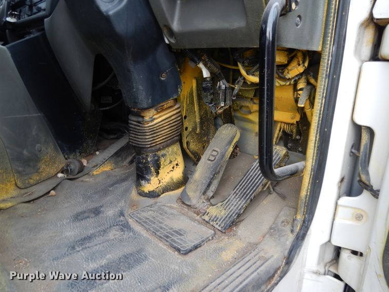 image for item DL2517 2010 Nissan UD3300  street sweeper truck