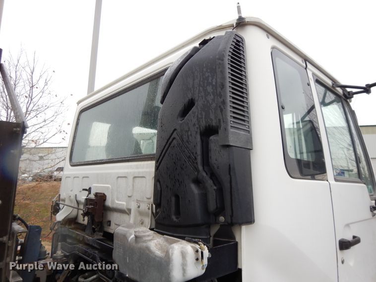 image for item DL2517 2010 Nissan UD3300  street sweeper truck