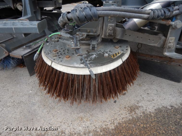 image for item DL2517 2010 Nissan UD3300  street sweeper truck