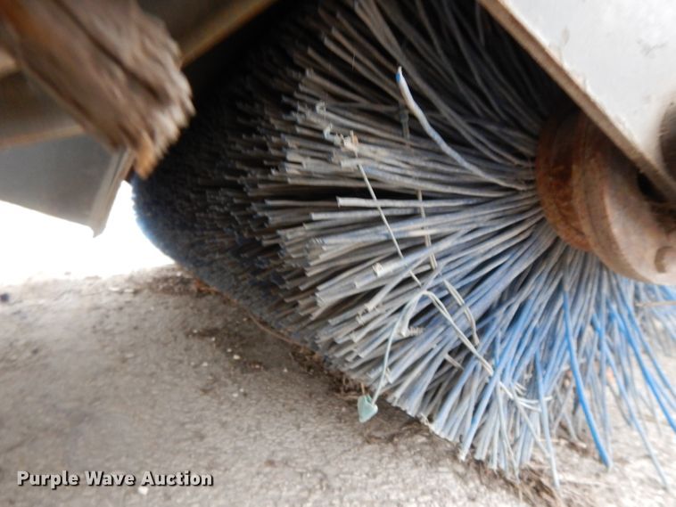 image for item DL2517 2010 Nissan UD3300  street sweeper truck