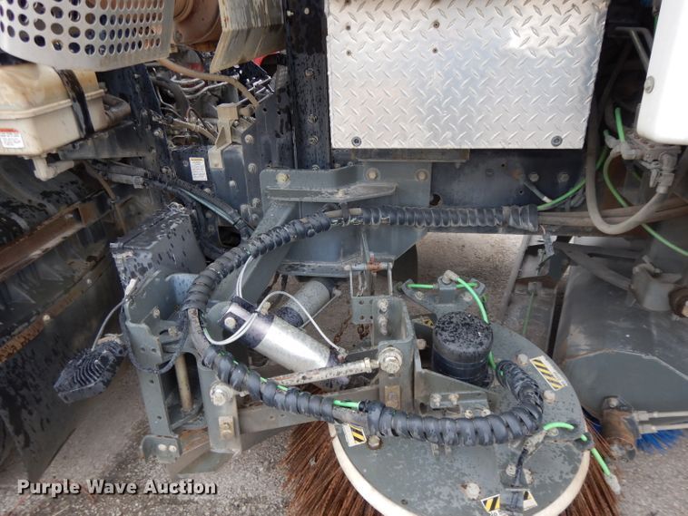 image for item DL2517 2010 Nissan UD3300  street sweeper truck