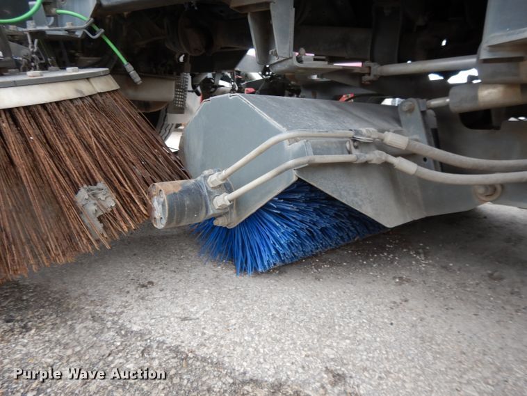 image for item DL2517 2010 Nissan UD3300  street sweeper truck