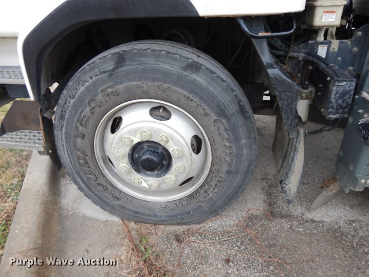 image for item DL2517 2010 Nissan UD3300  street sweeper truck