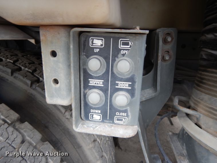 image for item DL2517 2010 Nissan UD3300  street sweeper truck